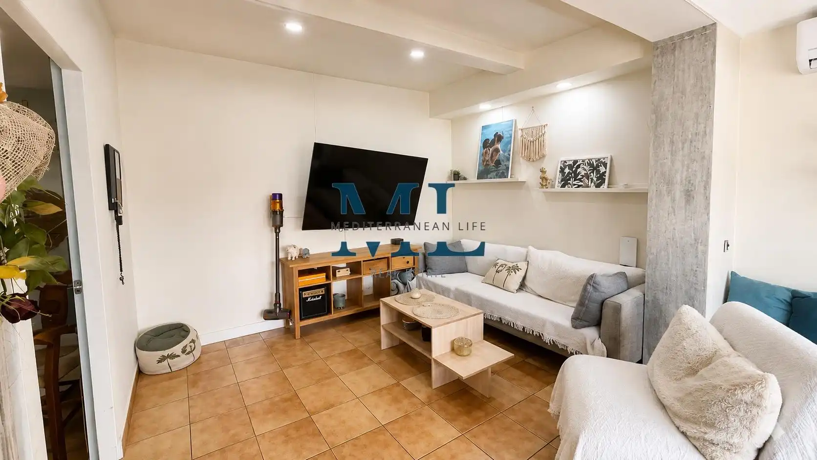 Sala d'estar de Casa o xalet en venda en Sant Pere de Ribes amb Piscina