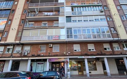 Exterior view of Flat for sale in Alcalá de Henares  with Air Conditioner and Terrace