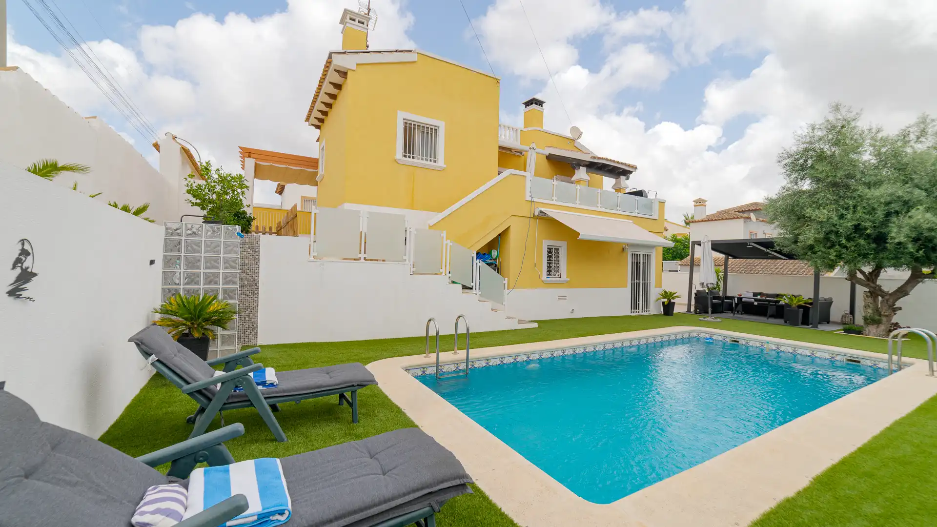Exterior view of Houses for sale in San Miguel de Salinas  with Air Conditioner, Private garden and Terrace