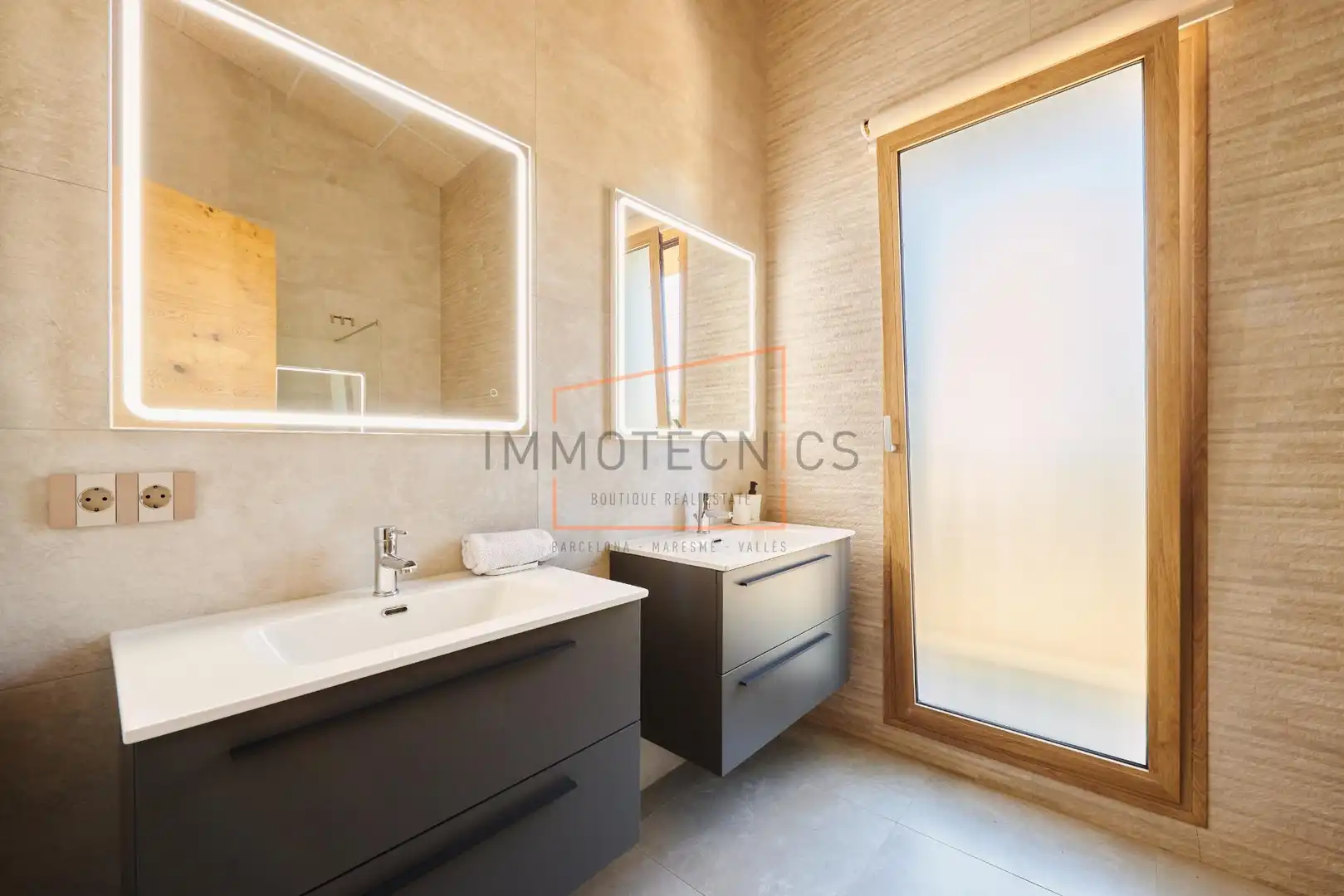 Bany de Casa o xalet en venda en Santa Eulàlia de Ronçana amb Aire condicionat, Jardí privat i Terrassa