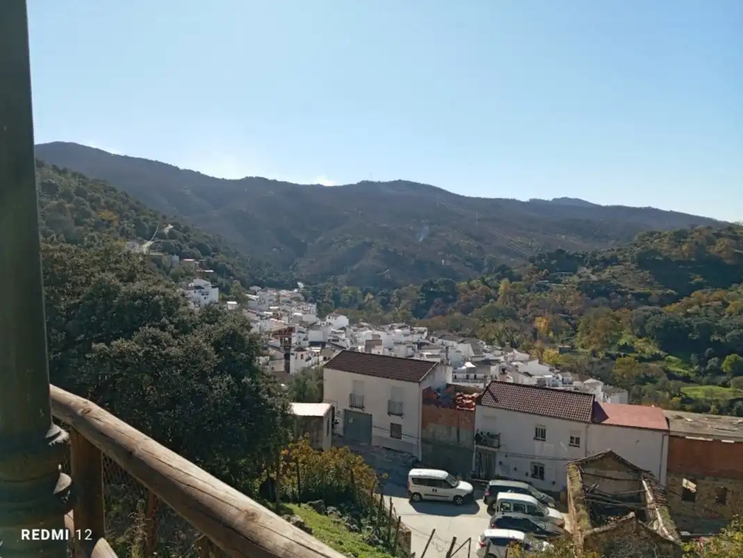 Vista exterior de Casa o xalet en venda en Igualeja amb Balcó
