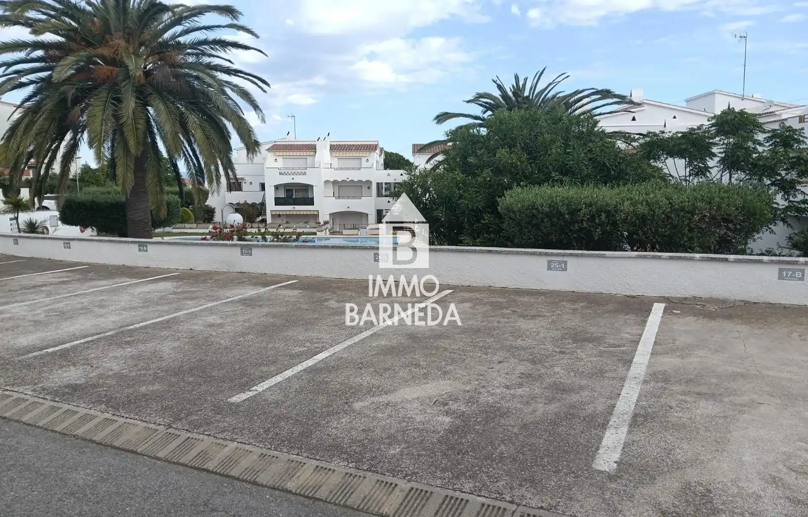 Parkplatz von Wohnung zum Verkauf in Roses mit Klimaanlage, Heizung und Terrasse