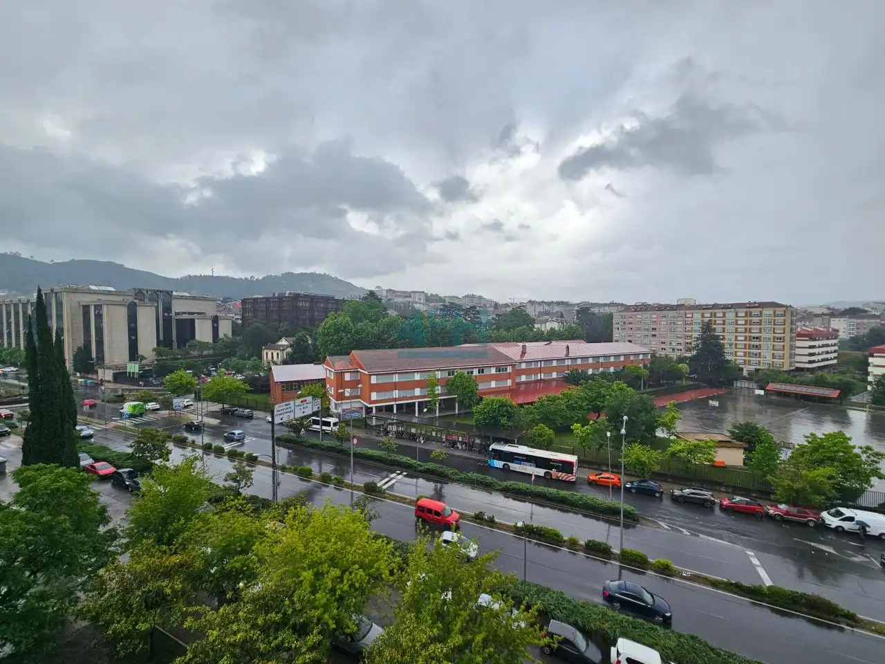 Vista exterior de Piso en venta en Ourense Capital  con Aire acondicionado, Calefacción y Trastero