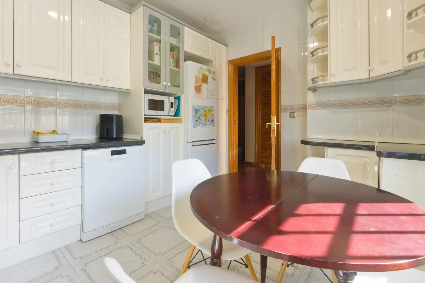 Cocina de Casa o chalet en venta en Cájar con Aire acondicionado, Calefacción y Jardín privado