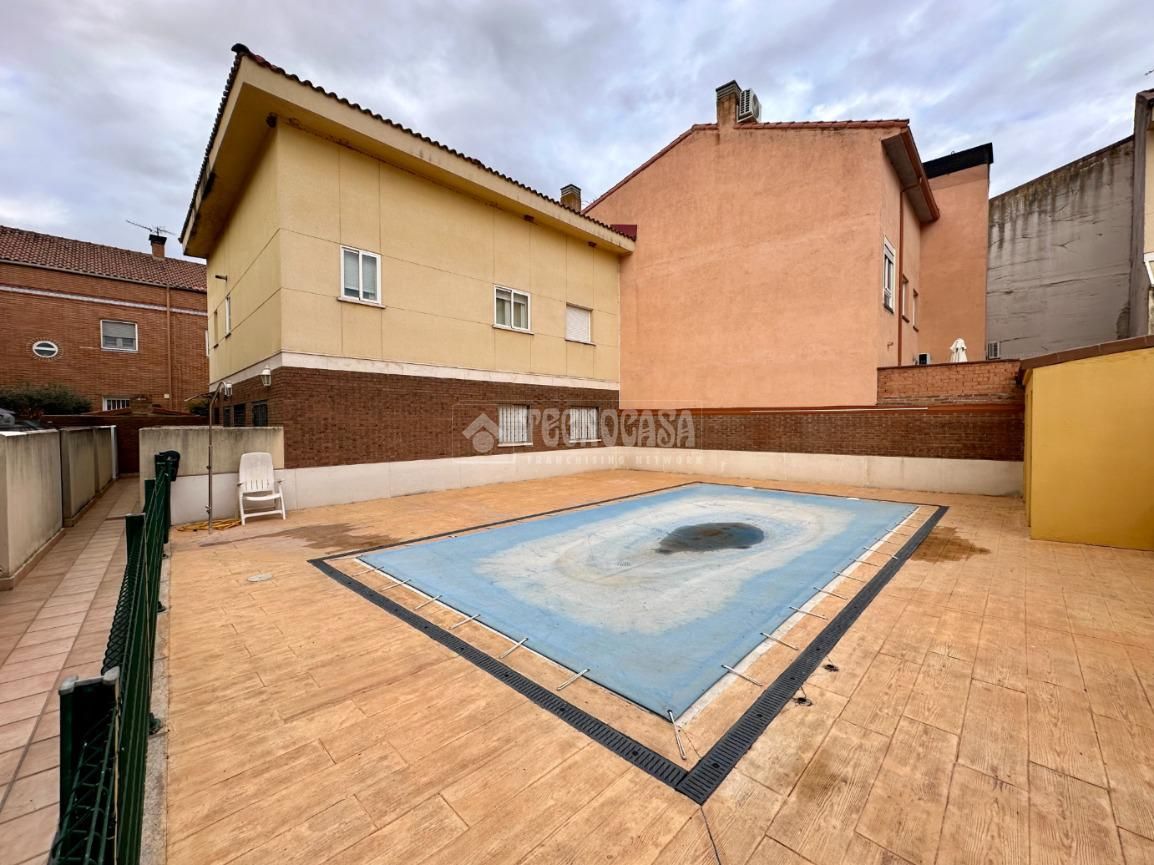 Piscina de Pis en venda en Pozo de Guadalajara amb Calefacció