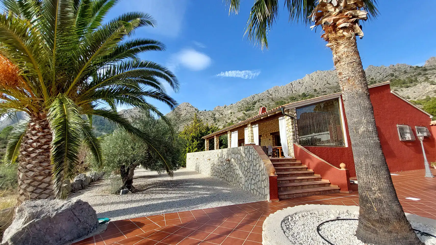 Vista exterior de Casa o xalet en venda en Finestrat amb Aire condicionat, Calefacció i Jardí privat