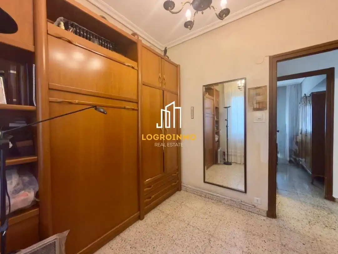 Habitación de Piso en venta en  Logroño con Calefacción, Amueblado y Balcón