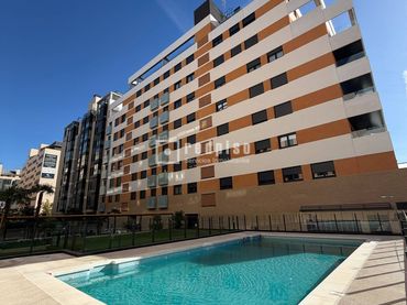 Pis amb piscina en venda a de la Gran Vía del Sureste