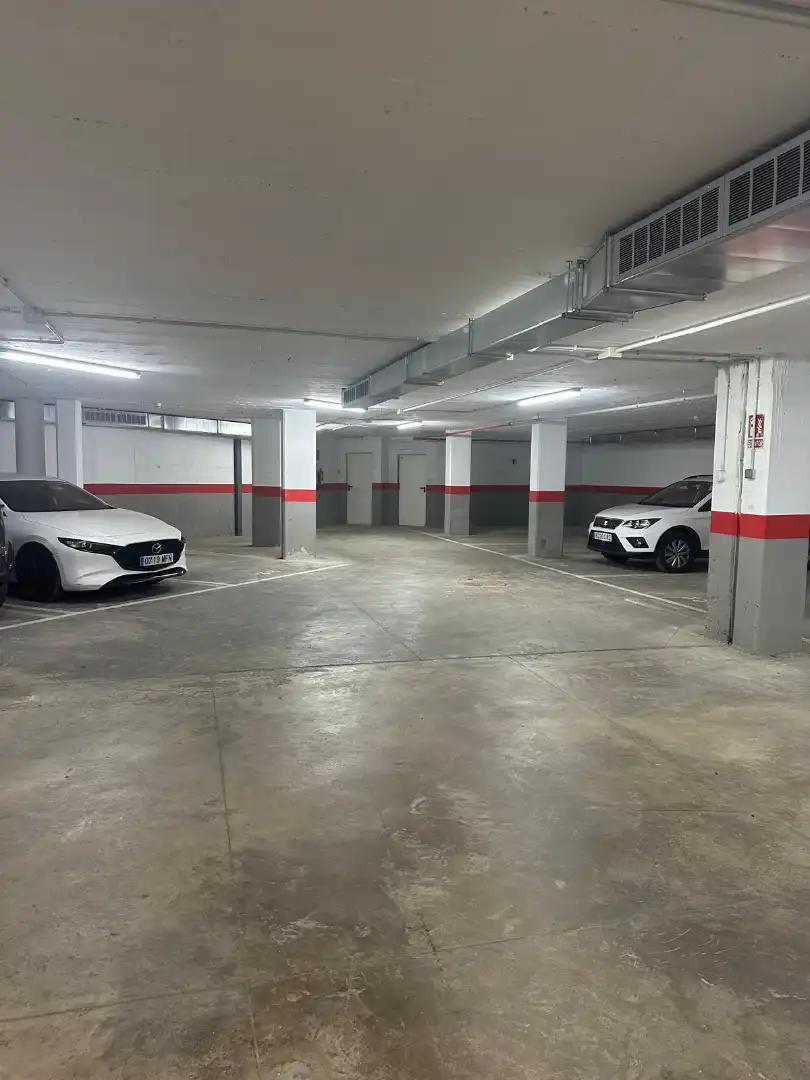 Parkplatz von Wohnung zum Verkauf in Manresa mit Heizung, Parkett und Ofen