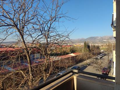 Außenansicht von Wohnung zum verkauf in  Granada Capital mit Terrasse und Balkon