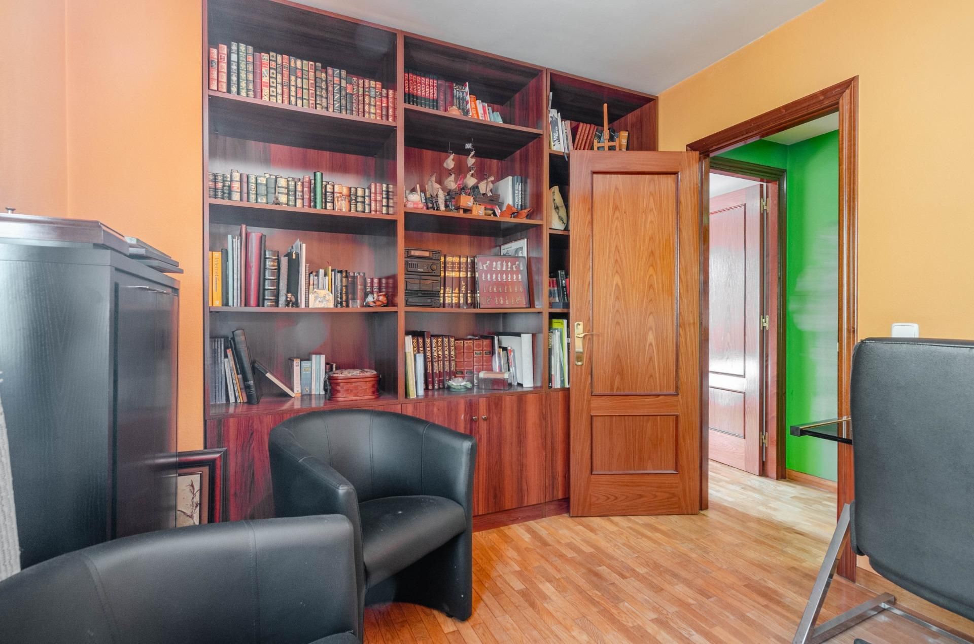 Flat for sale in Oviedo   with Heating and Private garden