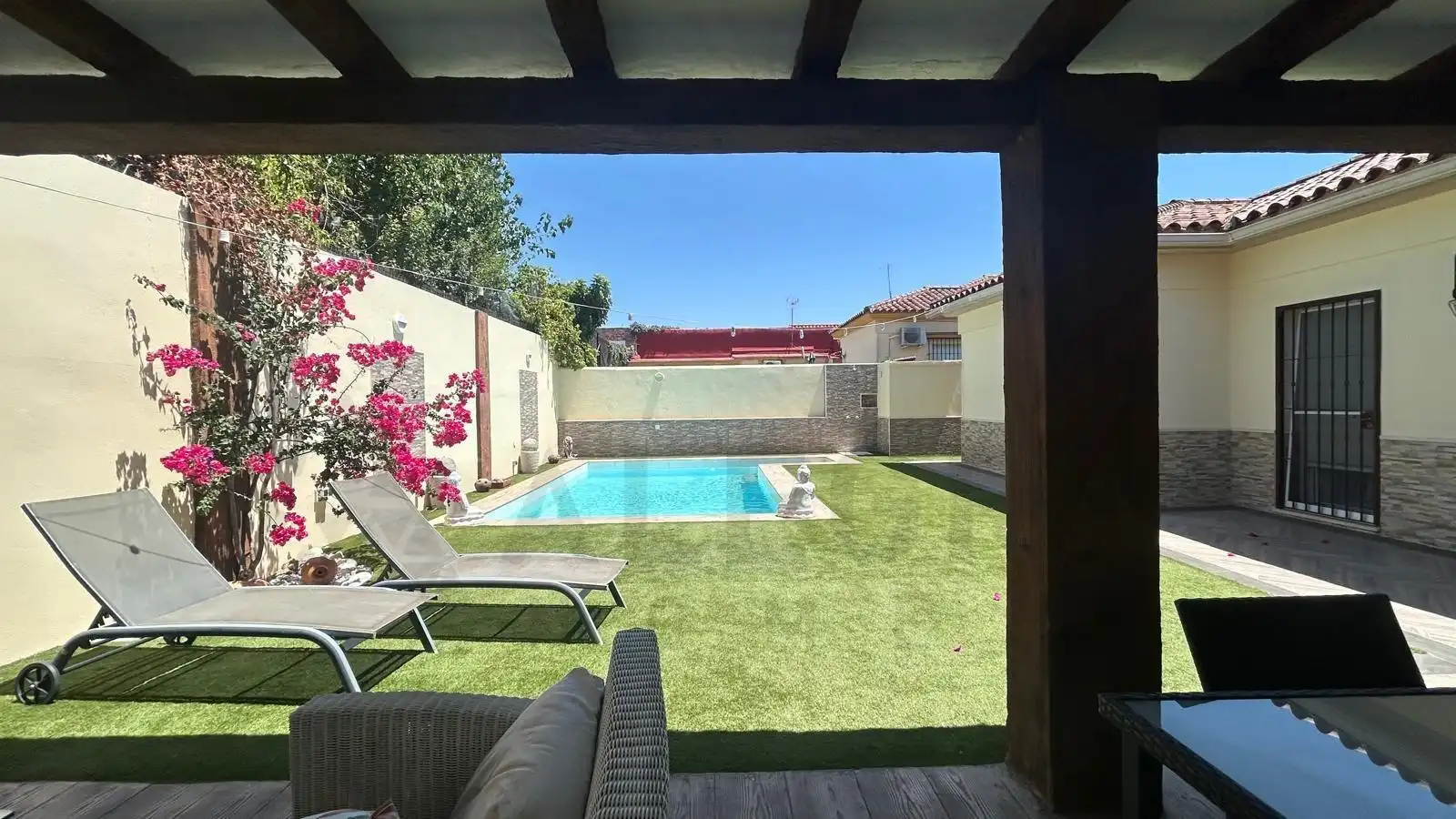 Swimming pool of Houses for rent in Jerez de la Frontera  with Air Conditioner, Private garden and Storage room