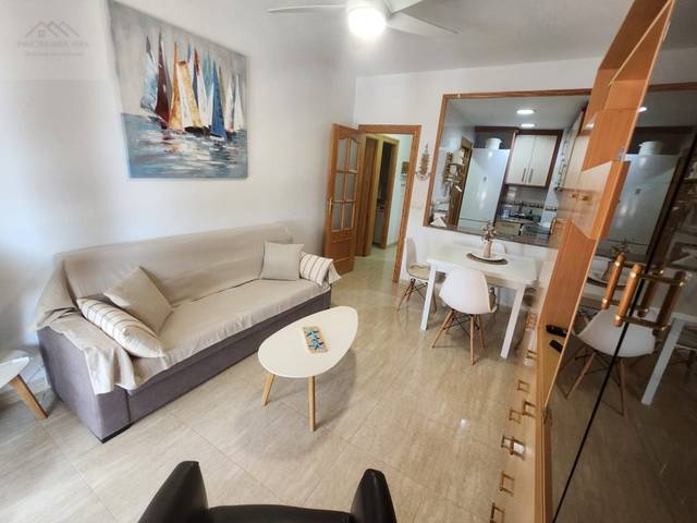 Apartamento en Alquiler en Calle Sanotel en Playa Sol