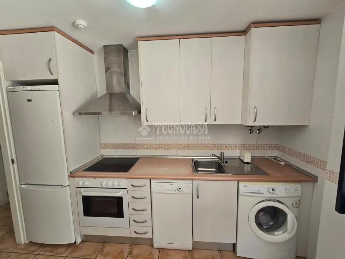 Cocina de Piso en venta en Vélez de Benaudalla con Aire acondicionado, Terraza y Piscina comunitaria