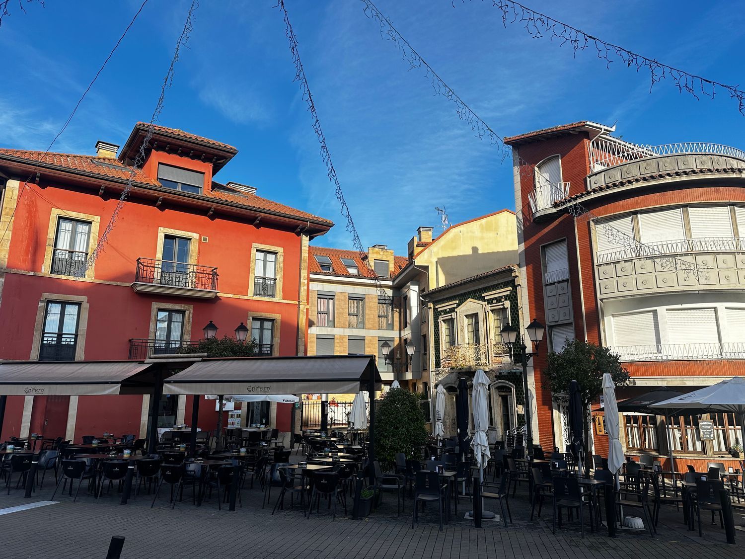Vista exterior de Casa o xalet en venda en Noreña amb Traster i Piscina