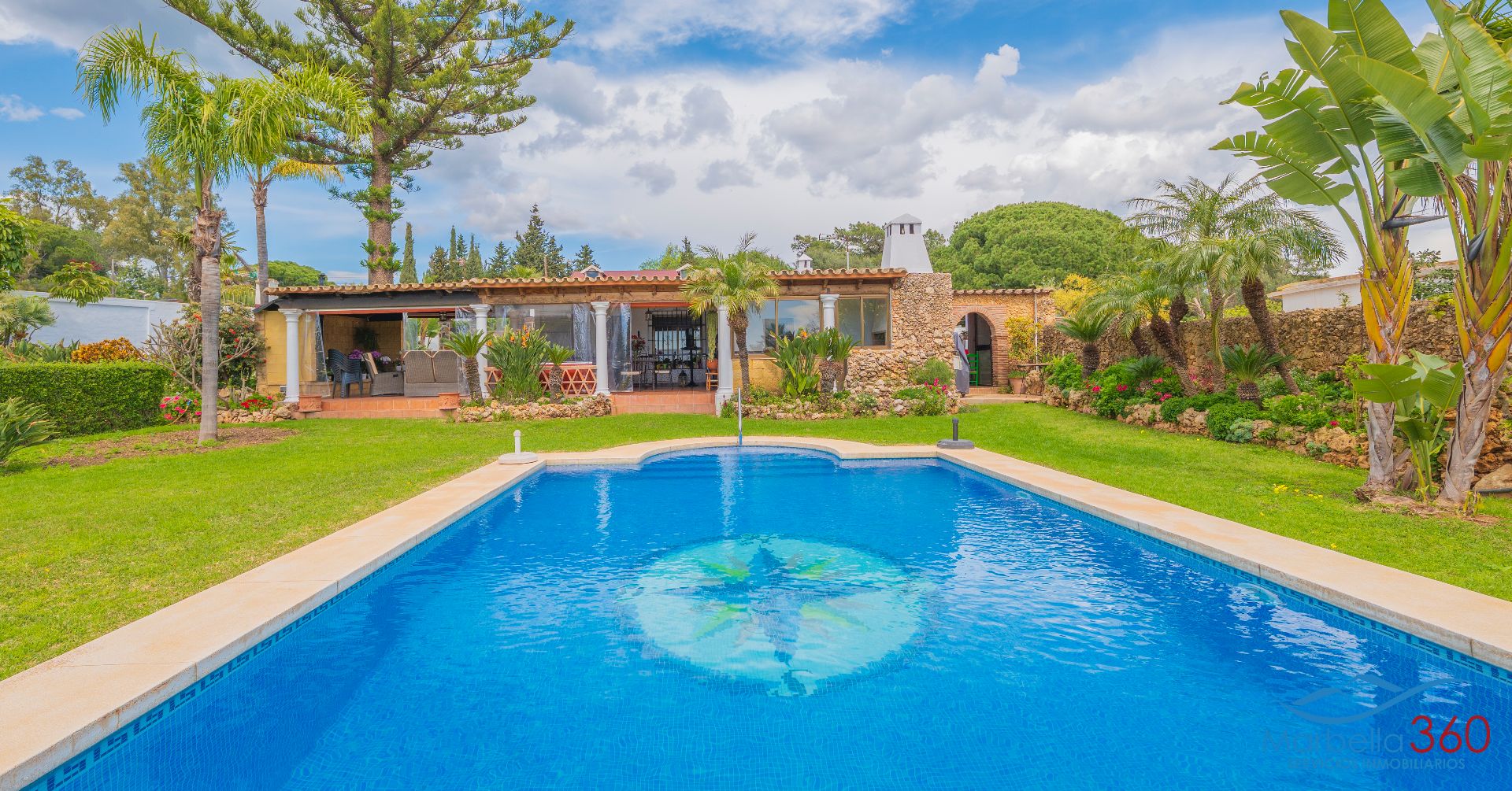 Jardí de Casa o xalet en venda en Marbella amb Aire condicionat, Calefacció i Jardí privat