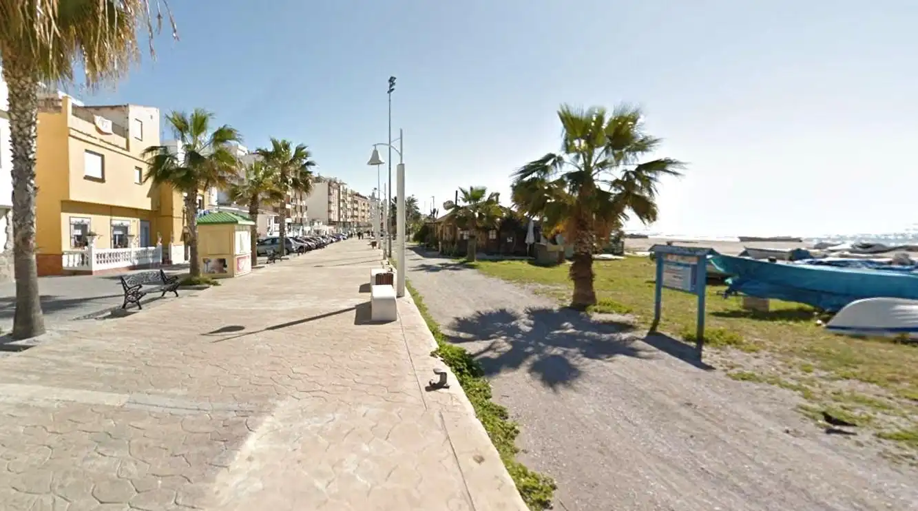 Vista exterior de Local en venta en Rincón de la Victoria