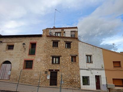 Vista exterior de Casa o xalet en venda en Fuendetodos amb Calefacció i Terrassa