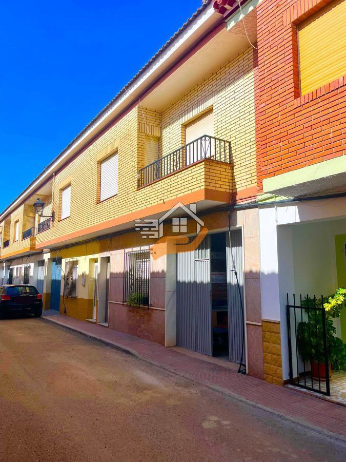 Vista exterior de Casa adosada en venda en Vélez-Rubio amb Terrassa, Traster i Balcó