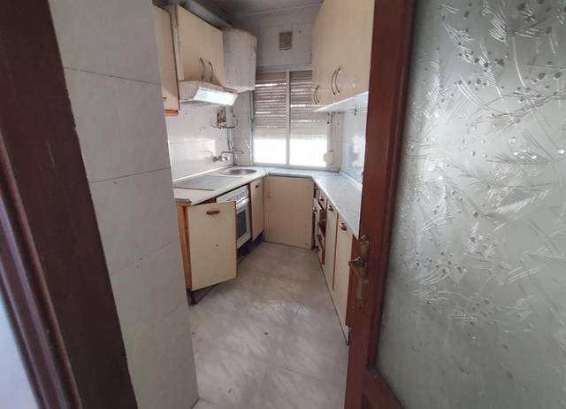 Piso en Venta en Juan Jose Martinez Seco en Los Rosales