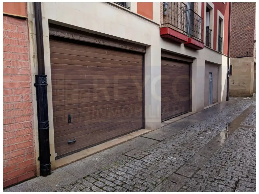 Parking of Houses for rent in Santo Domingo de la Calzada  with Private garden and Balcony