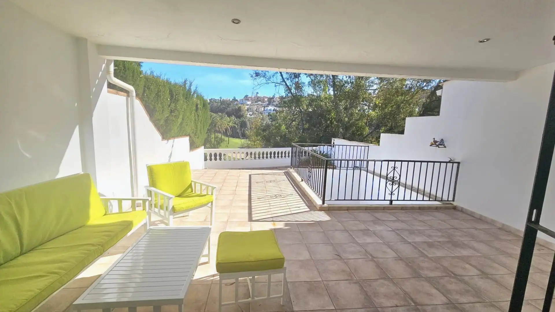 Terrassa de Casa adosada en venda en Benalmádena amb Terrassa, Moblat i Piscina comunitària