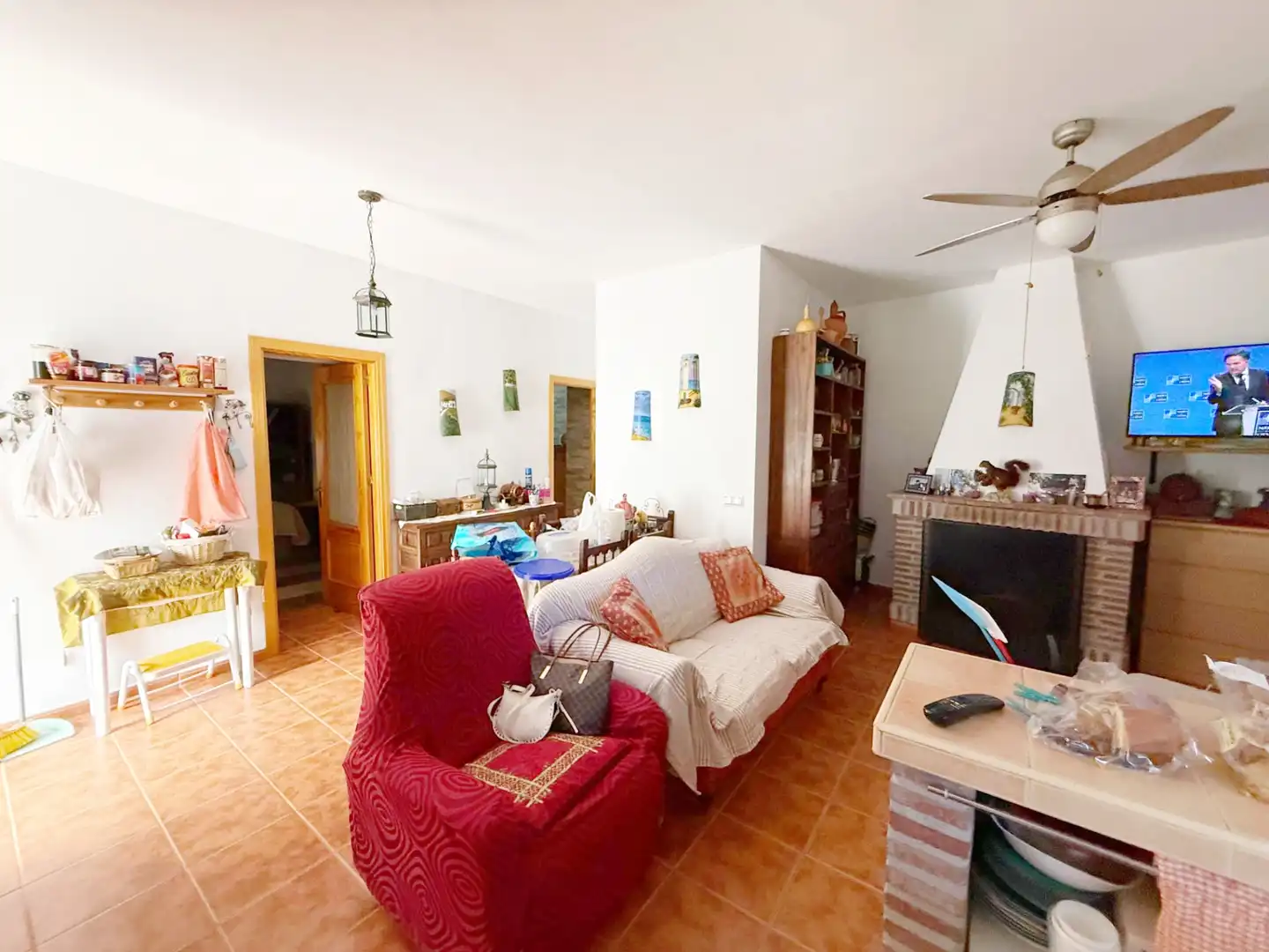 Casa rústica amb piscina en venda a Benamargosa, imagen 5