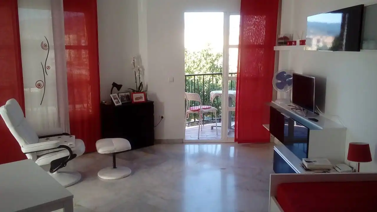 Estudio de alquiler en Calle Luchana, La Trinidad