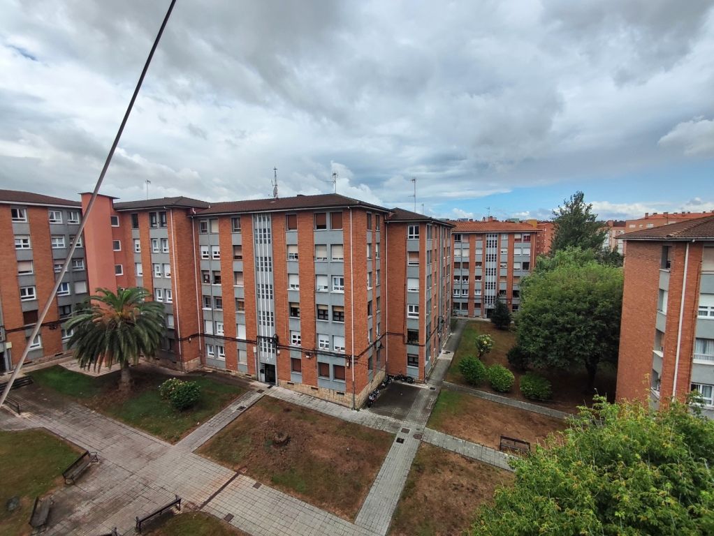 Vista exterior de Piso en venta en Gijón 