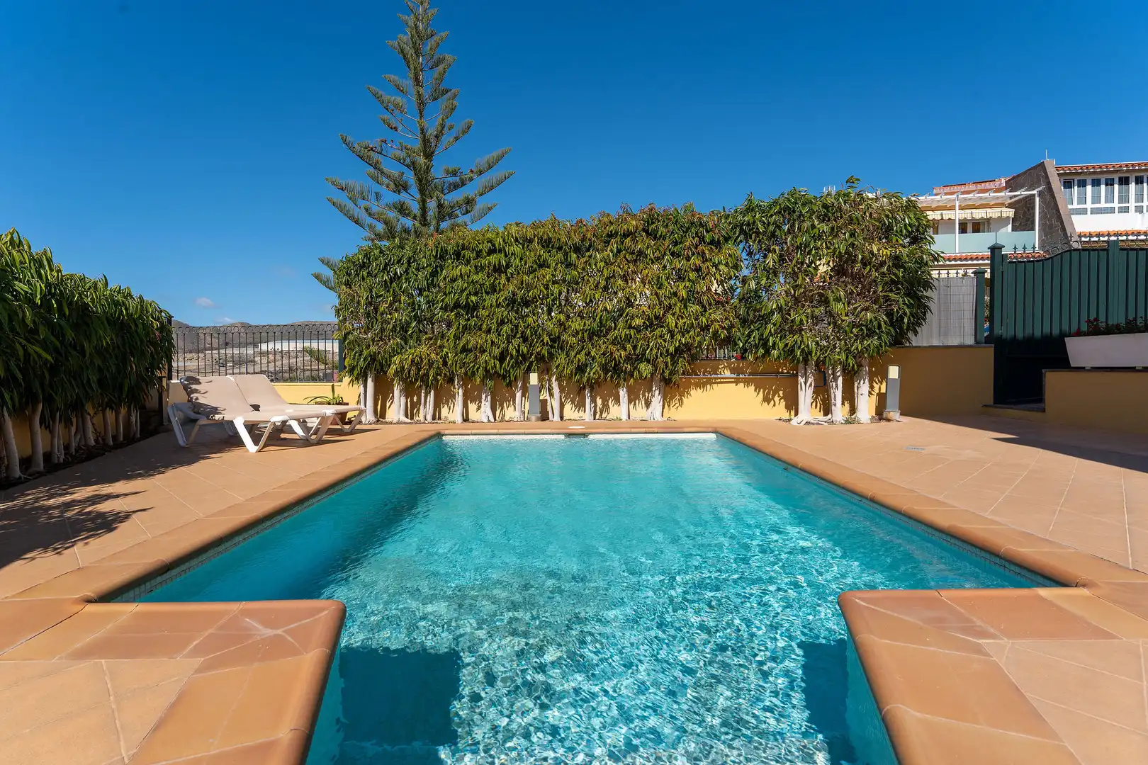 Casa adosada en venta en José Aguiar, Montaña - La Data