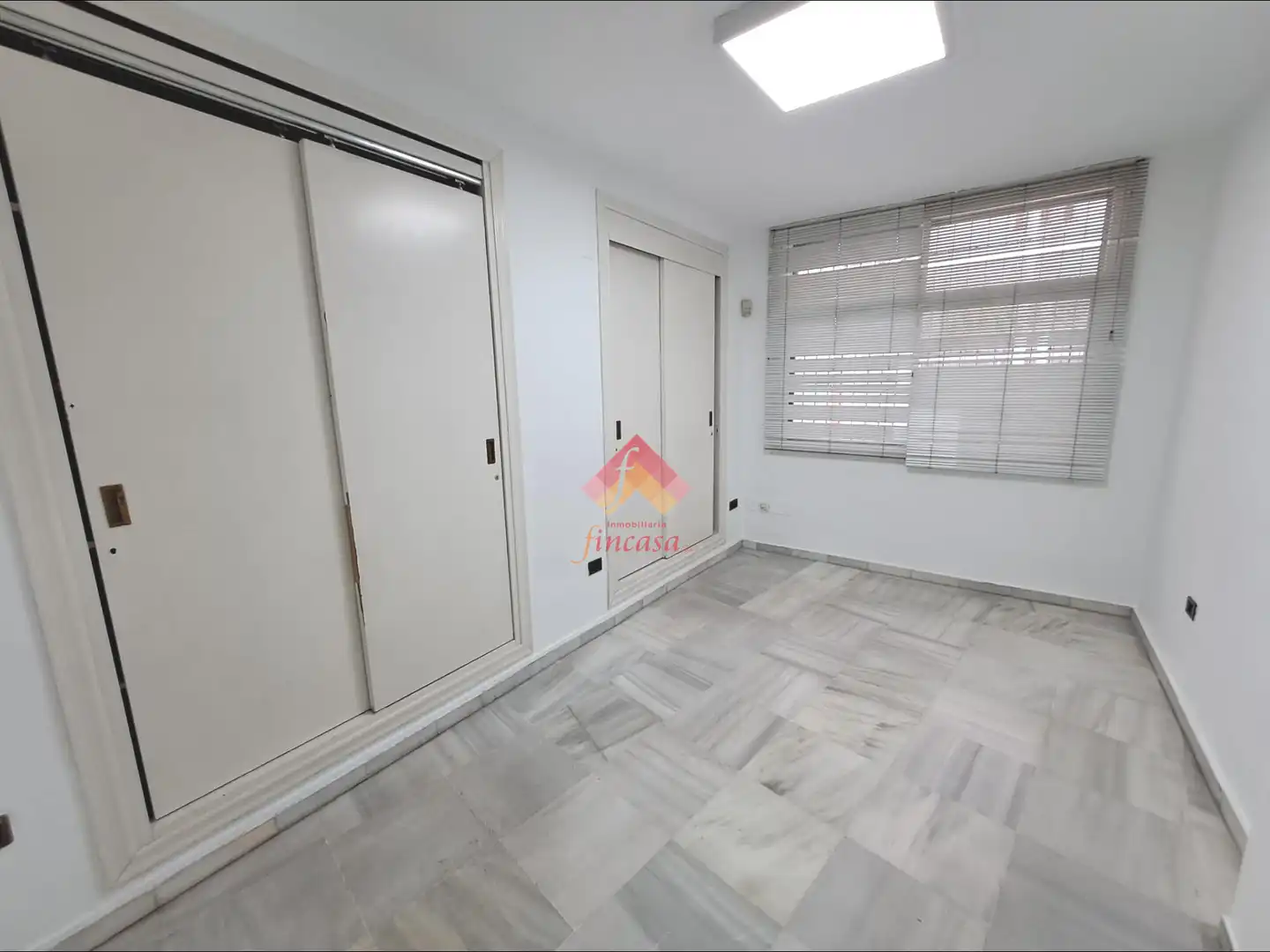 Commercial properties for rent in Ronda  with Air Conditioner