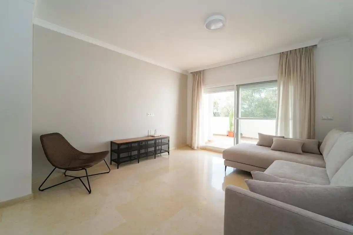 Sala de estar de Ático en venta en Marbella con Aire acondicionado, Calefacción y Terraza