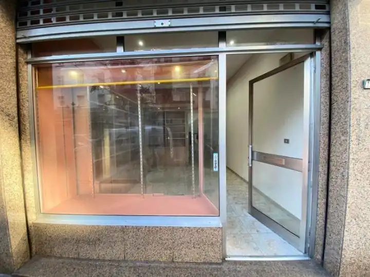Local comercial en venta en CONDE DE TORRECEDEIRA, imagen 2