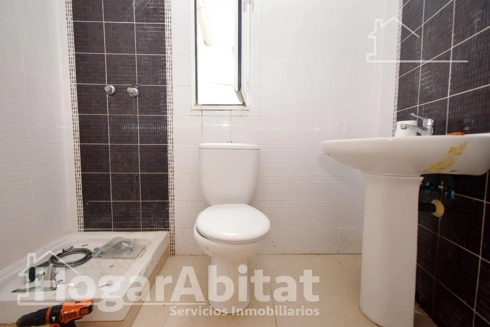 Bany de Pis en venda en Llíria amb Aire condicionat i Terrassa
