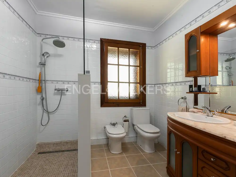 Baño de Casa o chalet en venta en Paterna con Calefacción, Jardín privado y Parquet