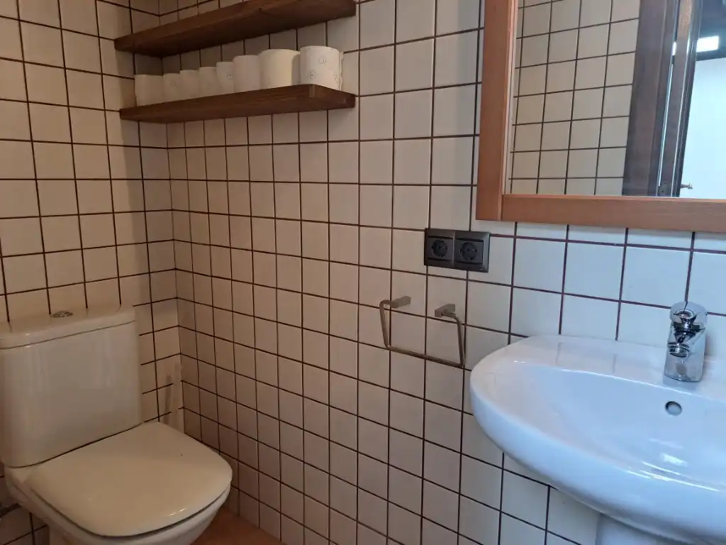 Badezimmer von Wohnung zum Verkauf in Llívia mit Heizung, Parkett und Terrasse