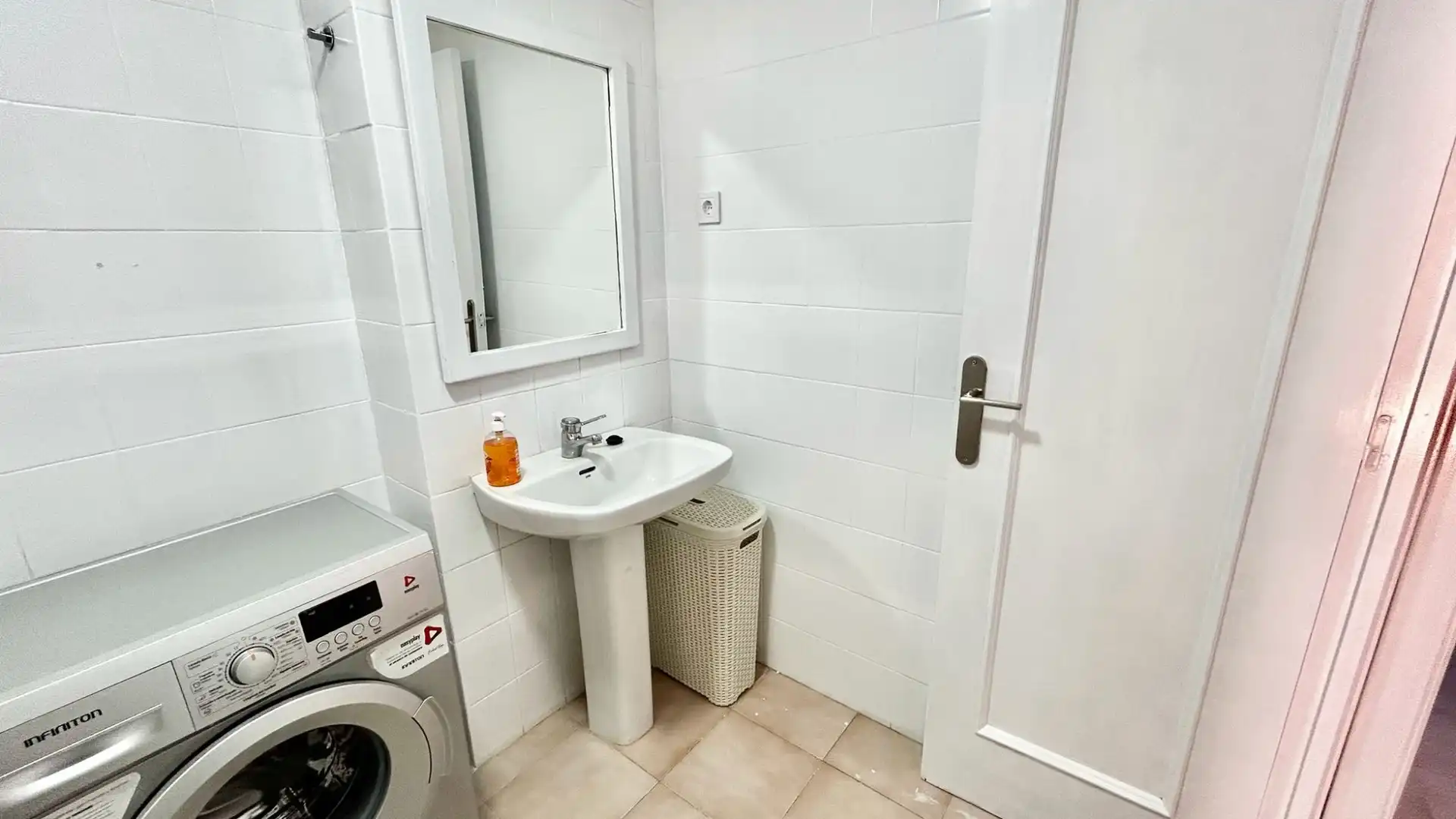 Baño de Planta baja de alquiler en Pilar de la Horadada con Aire acondicionado, Terraza y Piscina
