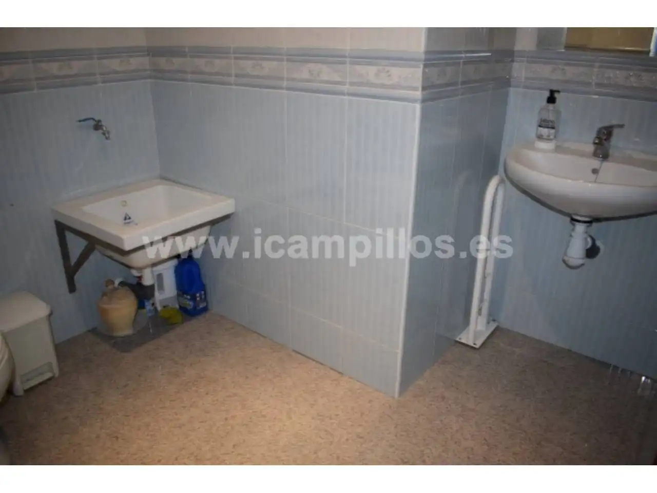 Local comercial en venda a Baena, imagen 4