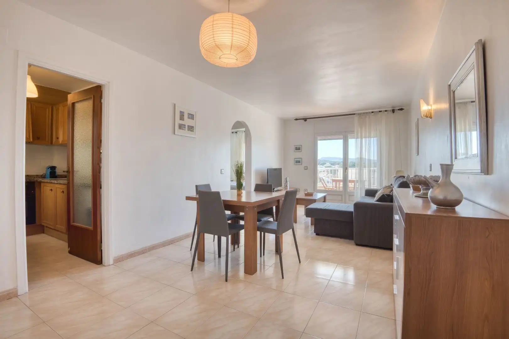Comedor de Apartamento en venta en L'Escala con Calefacción, Terraza y Amueblado