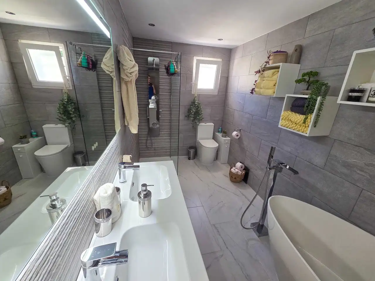 Bathroom of Houses for sale in Crevillent, Alicante