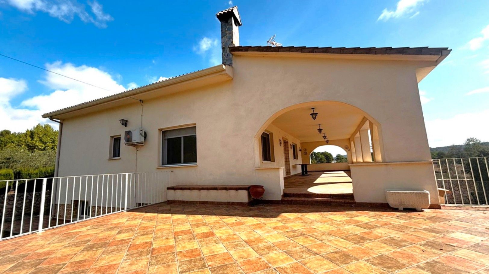 Exterior view of House or chalet for sale in Alcoy / Alcoi  with Terrace, Storage room and Swimming Pool