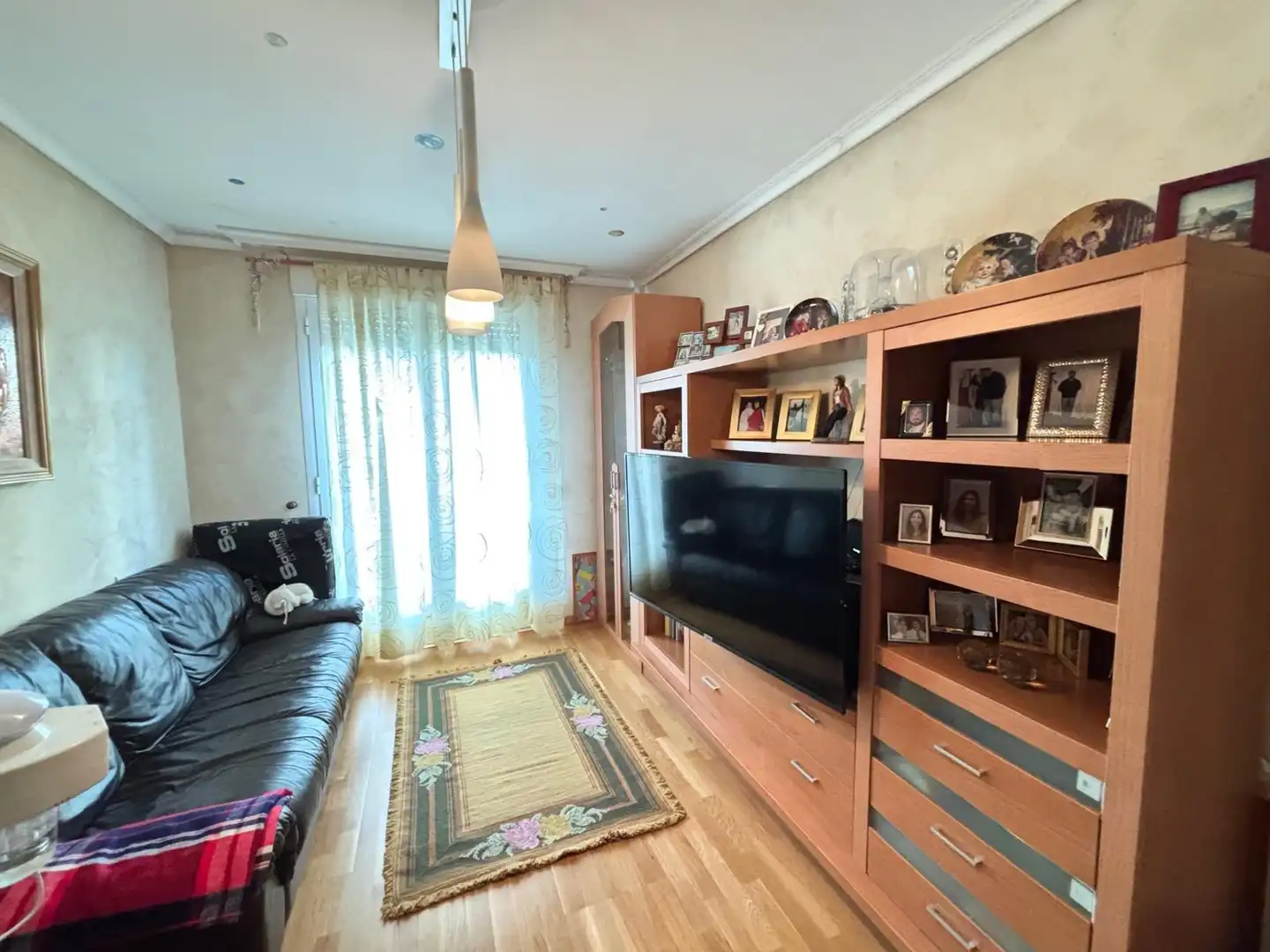 Sala d'estar de Casa adosada en venda en Ponferrada amb Calefacció i Jardí privat