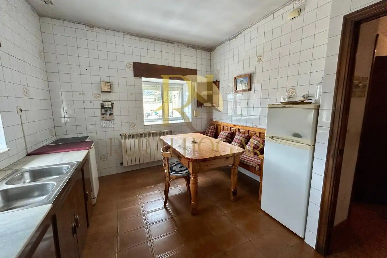 Cocina de Casa adosada en venta en Cabrillanes con Calefacción, Jardín privado y Amueblado
