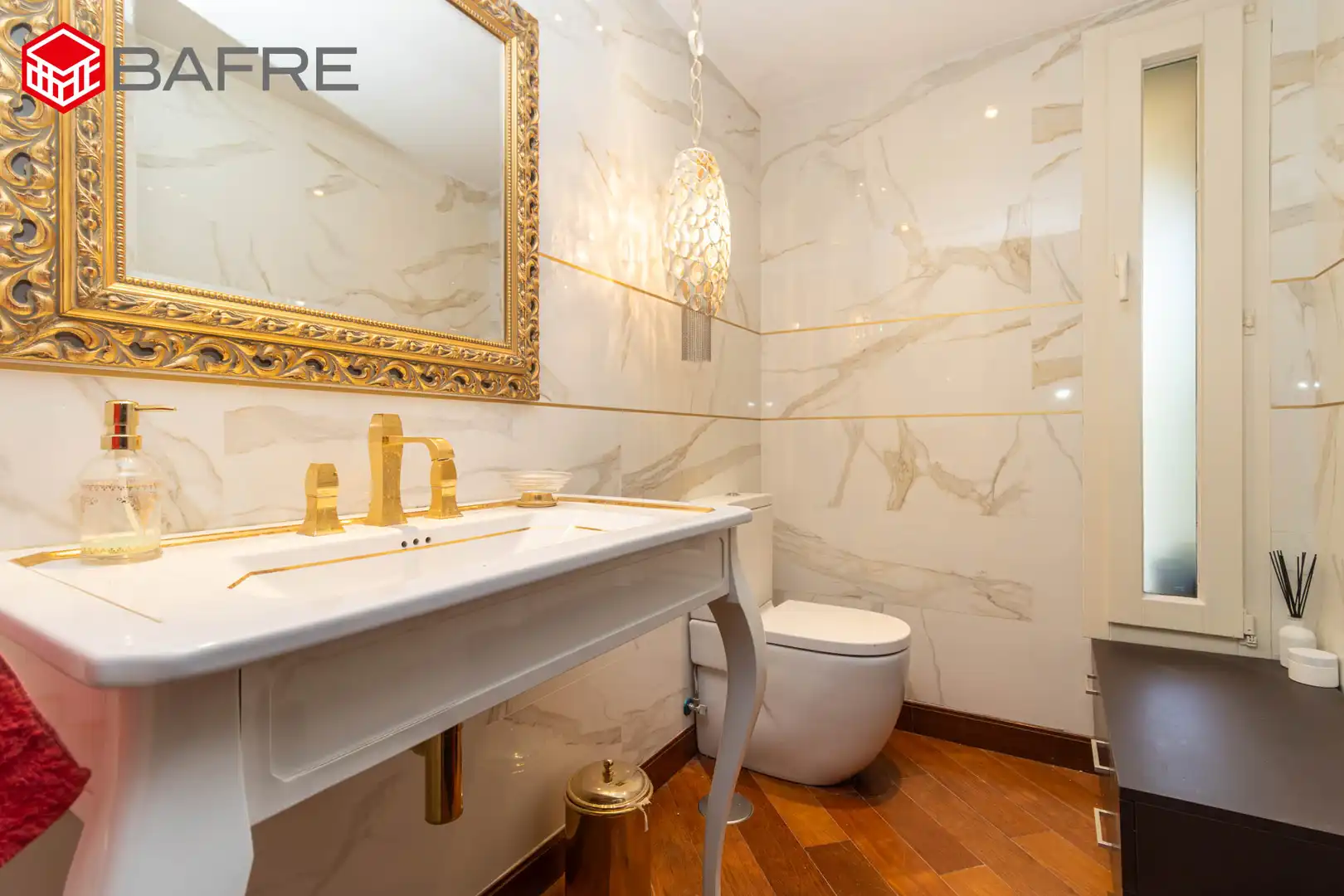 Bathroom of Houses for sale in Pozuelo de Alarcón  with Air Conditioner, Private garden and Storage room