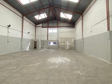 Industrial building for sale in Oeste