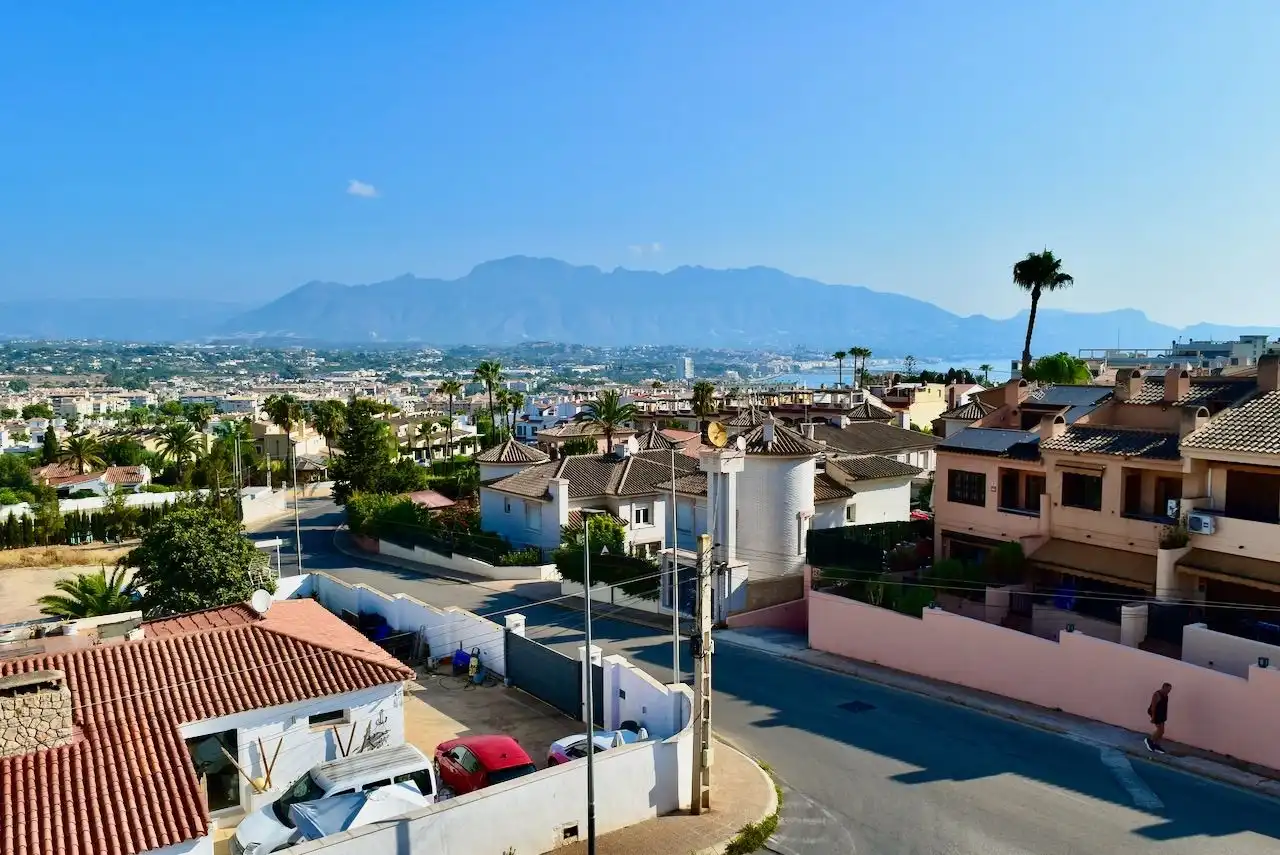 Vista exterior de Casa o chalet en venta en L'Alfàs del Pi con Aire acondicionado, Calefacción y Terraza