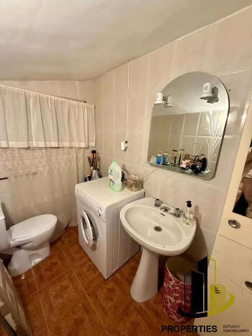 Bathroom of Houses for sale in Fuentes de Béjar