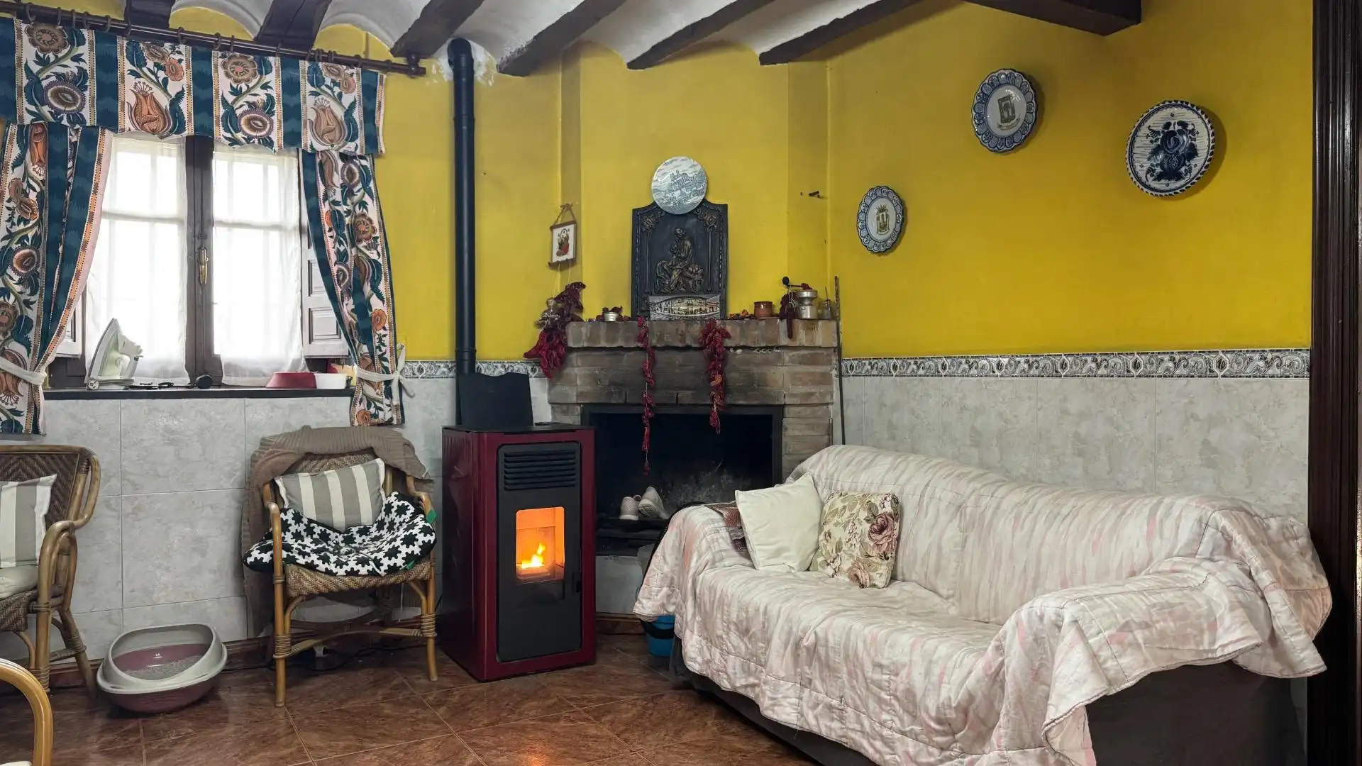 Sala de estar de Finca rústica en venta en Baños de Rioja con Calefacción, Jardín privado y Terraza
