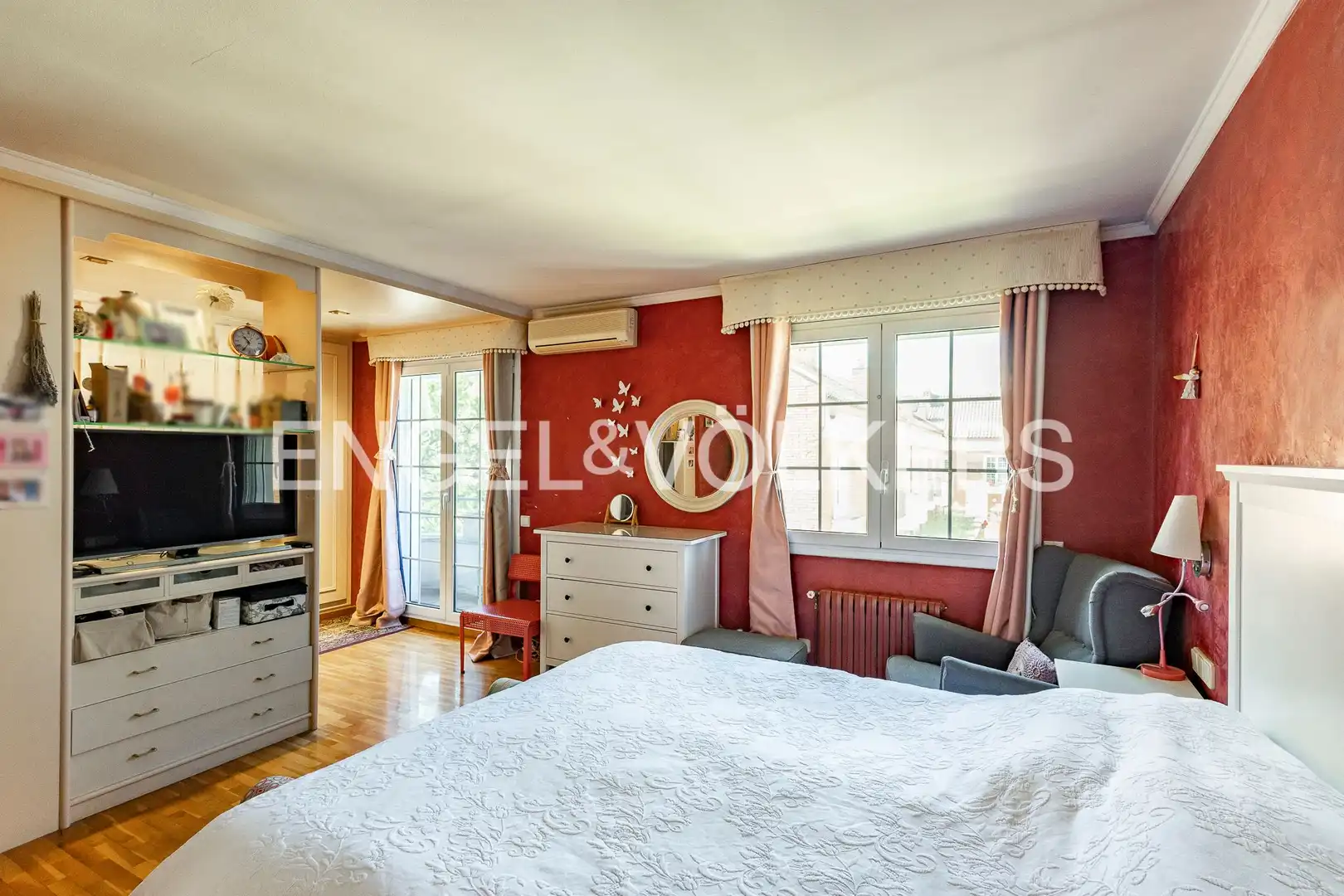 Habitación de Casa o chalet en venta en Esplugues de Llobregat con Aire acondicionado, Calefacción y Jardín privado
