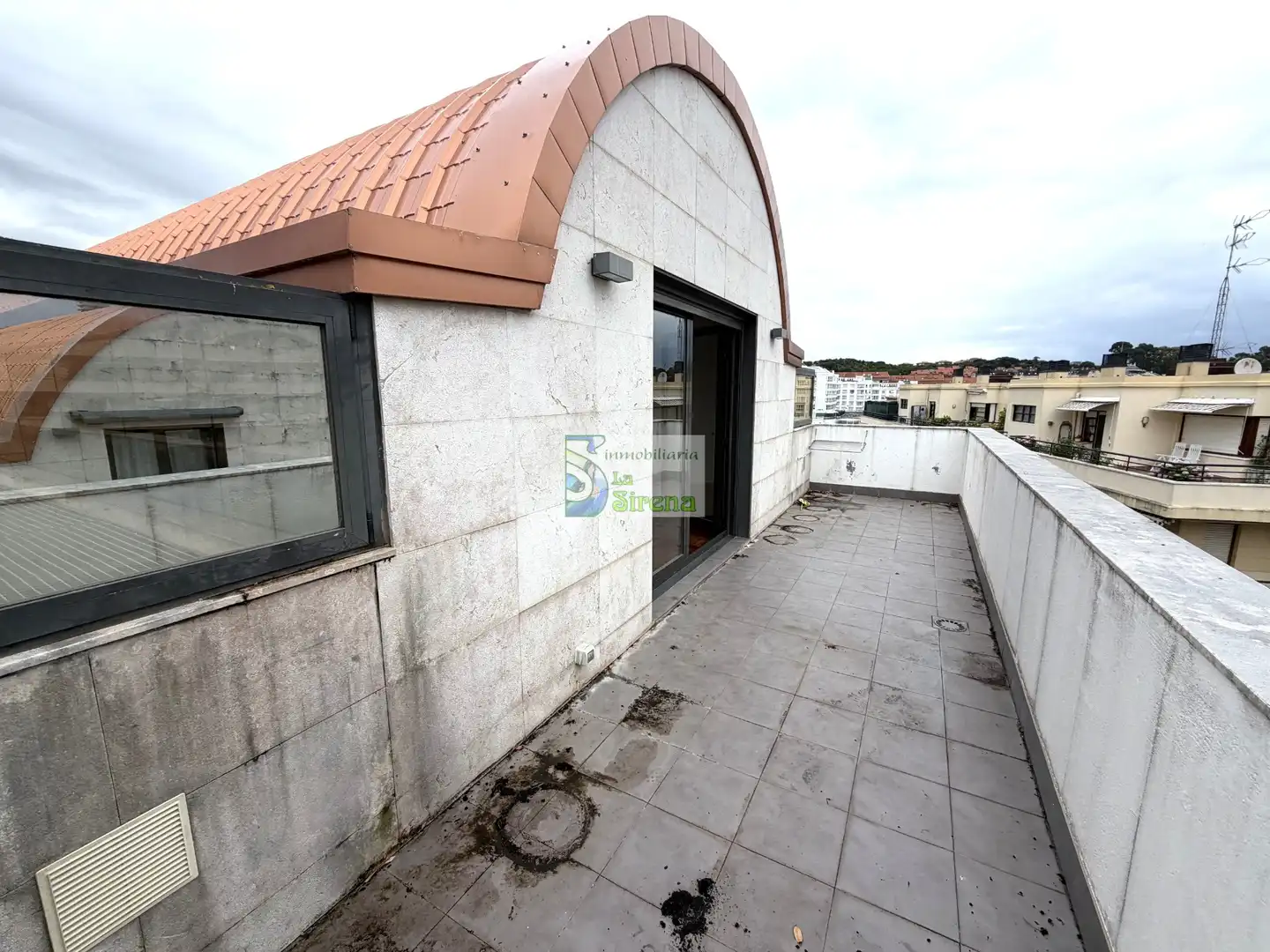 Terraza de Piso en venta en Castro-Urdiales con Calefacción, Terraza y Piscina